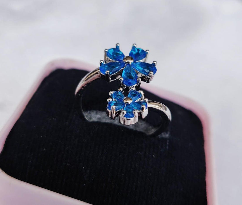 Silver-Plated Blue Crystal Flower Ring for Women – Elegant & Stylish